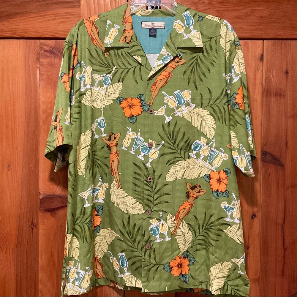 Medium Tommy Bahama Mens Silk Camp Shirt Tropical Hawaiian Hula Girls cocktails